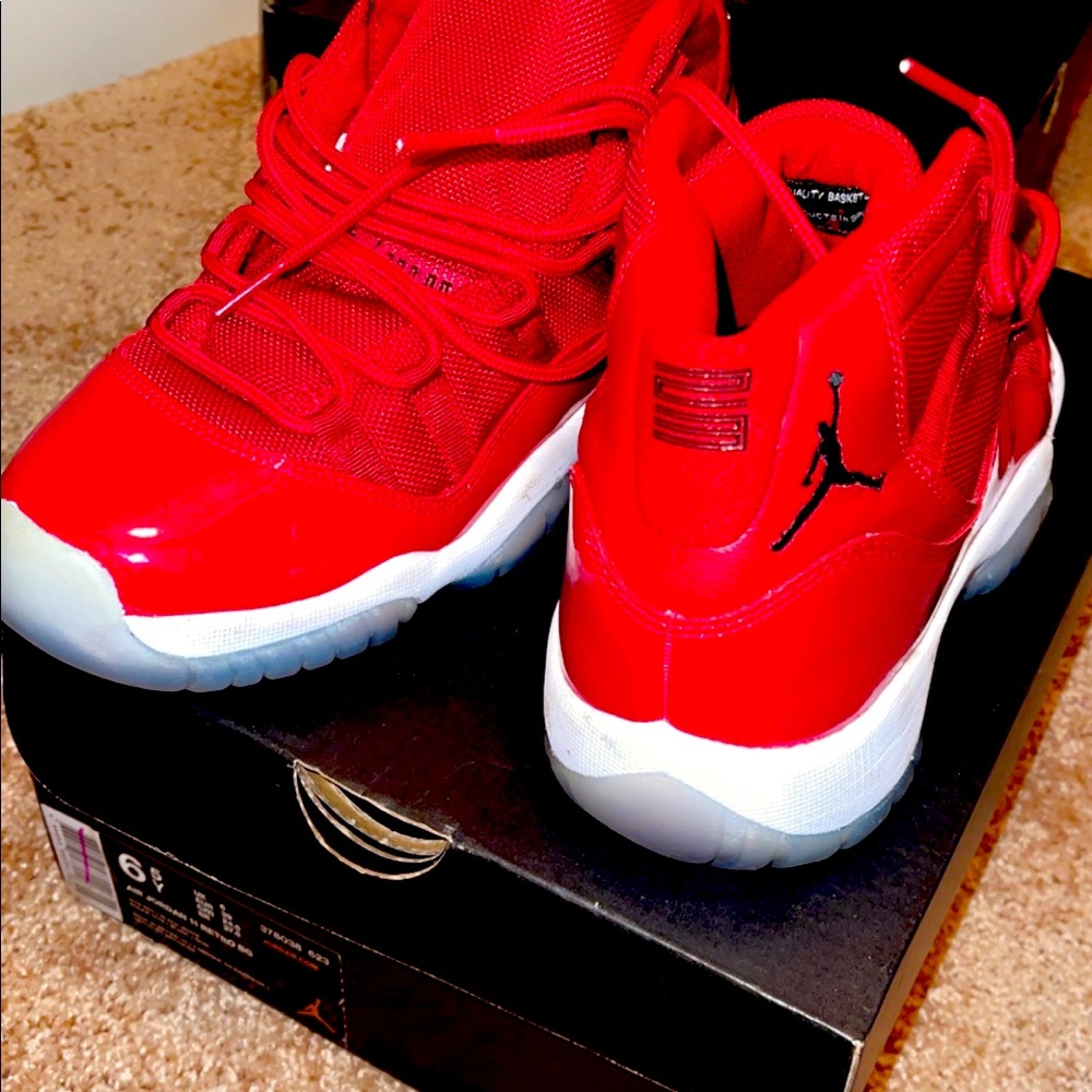 Red Jordan - Picture 2 of 3